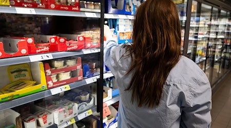 Nach 20 Uhr noch mal schnell zum Supermarkt? - In Bayern nicht möglich. (Symbolbild) / Foto: Philip Dulian/dpa