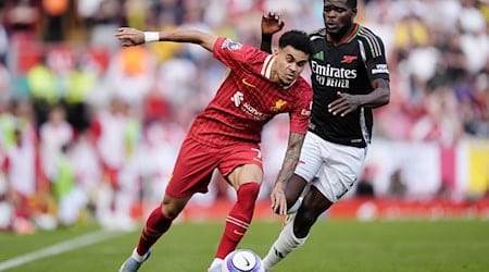 Keine Chance für die Bayern: Luis Díaz (l) soll beim FC Liverpool bleiben. / Foto: Nick Potts/PA Wire/dpa