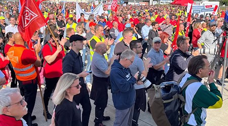Bei ZF demonstrierten nach übereinstimmender Angabe von IG Metall und Polizei 4.500 Menschen. (Handout) / Foto: IG Metall/dpa