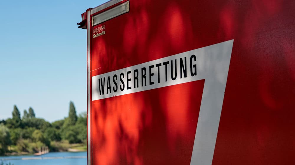 Am Auensee bargen Taucher die Leiche eines 74-Jährigen aus Augsburg. (Symbolbild) / Foto: Thomas Banneyer/dpa