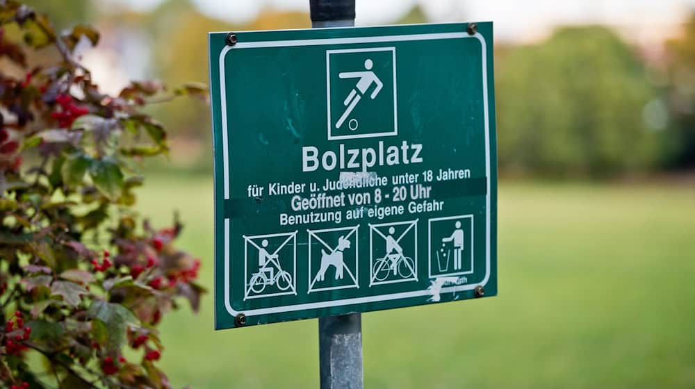 In der Oberpfalz hat ein Nachbar gegen einen neuen Bolzplatz geklagt und vorläufig Recht bekommen. (Symbolbild) / Foto: picture alliance / dpa