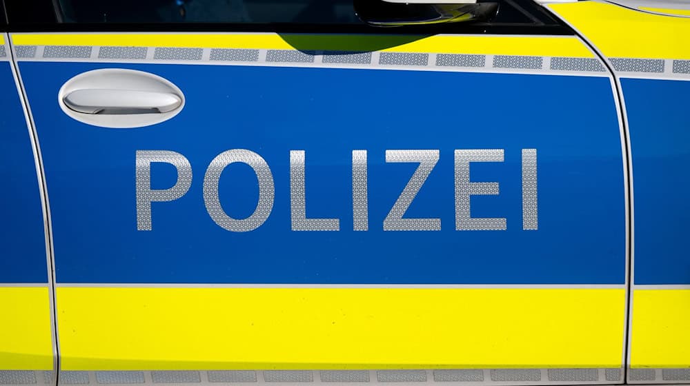 Die Polizei ermittelt, wer hinter dem Angriff steckt, und sucht nach Zeugen. (Symbolbild) / Foto: Sven Hoppe/dpa