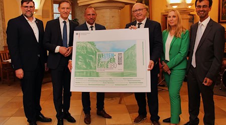 Die Weltenburger Enge gibt es jetzt auch als Sonderbriefmarke. / Foto: -/Regierung von Niederbayern/dpa
