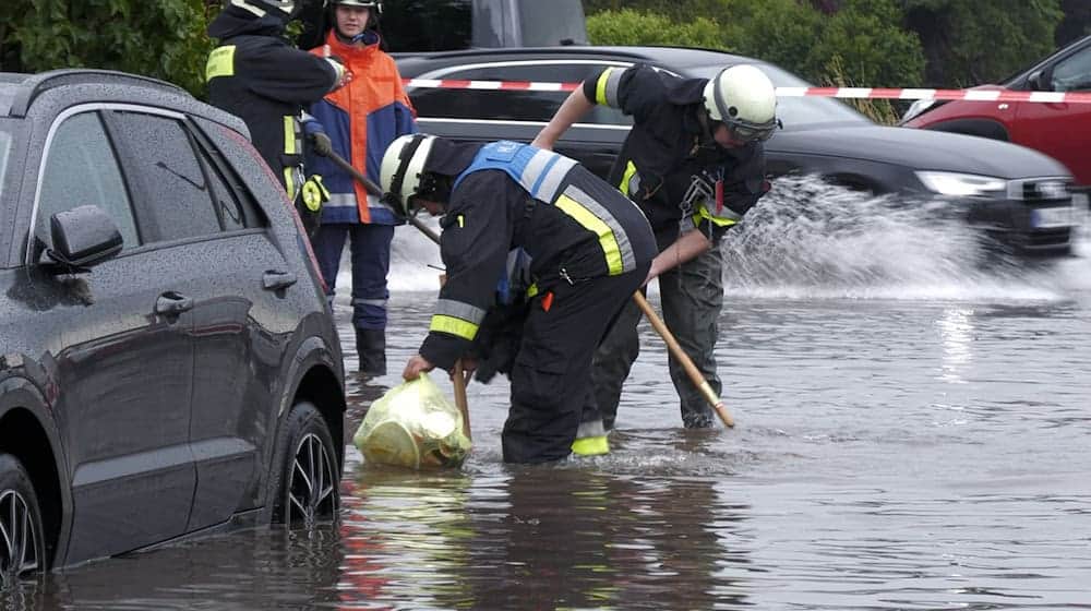 Die Feuerwehr in Nürnberg wurde zu einer Vielzahl von Einsätzen gerufen. / Foto: Bernd März/extremwetter.tv/dpa