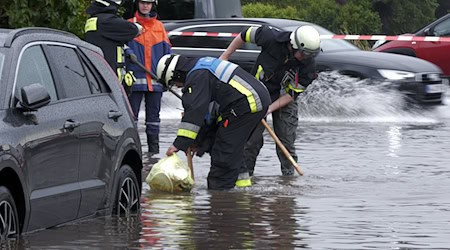 Die Feuerwehr in Nürnberg wurde zu einer Vielzahl von Einsätzen gerufen. / Foto: Bernd März/extremwetter.tv/dpa