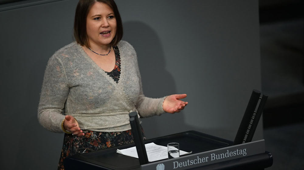 Carolin Wagner nennt die Debattenbeiträge aus der CSU zur geplatzten Richterwahl «beschämend». (Archivbild) / Foto: Carla Benkö/dpa