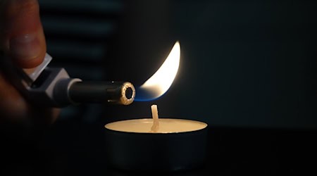 In tausenden Haushalten wurde es wegen eines Stromausfalls am Abend dunkel. (Symbolbild) / Foto: Jessica Lichetzki/Deutsche Presse-Agentur GmbH/dpa
