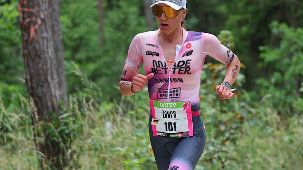Triathletin Laura Philipp war in Roth eine Klasse für sich. / Foto: Daniel Karmann/dpa