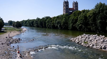 Abkühlung an heißen Tagen versprechen zum Beispiel Kirchen. (Archivbild) / Foto: Sven Hoppe/dpa