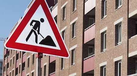 Im neuen Münchner Stadtteil Freiham entstehen viele geförderte Wohnungen. Doch im Saldo sinkt die Zahl der Sozialwohnungen in Bayern. (Symbolbild) / Foto: Carsten Hoefer/dpa