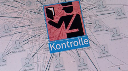 Mit der Software können Millionen Daten ausgewertet und verknüpft werden. (Archivbild) / Foto: Peter Kneffel/dpa