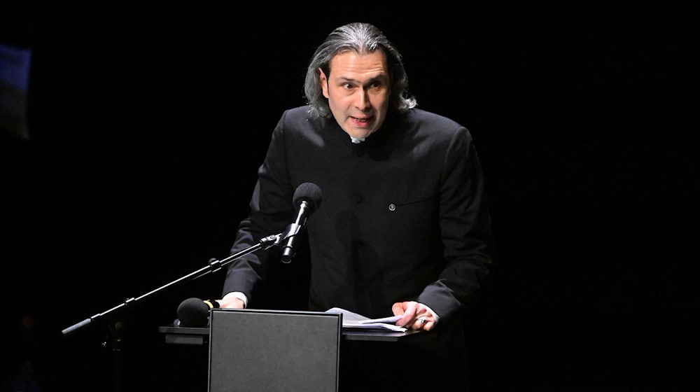 Vladimir Jurowski ist seit 2021 Generalmusikdirektor der Bayerischen Staatsoper. (Archivbild) / Foto: Felix Hörhager/dpa