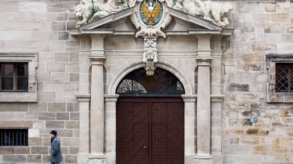 Experten der Stadt Nürnberg versuchen, den Angriff auf die Website abzuwehren. (Symbolbild) / Foto: Nicolas Armer/dpa