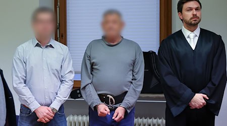 Der Angeklagte will die Tat nach früheren Angaben nicht begangen haben. (Archivbild) / Foto: Daniel Löb/dpa