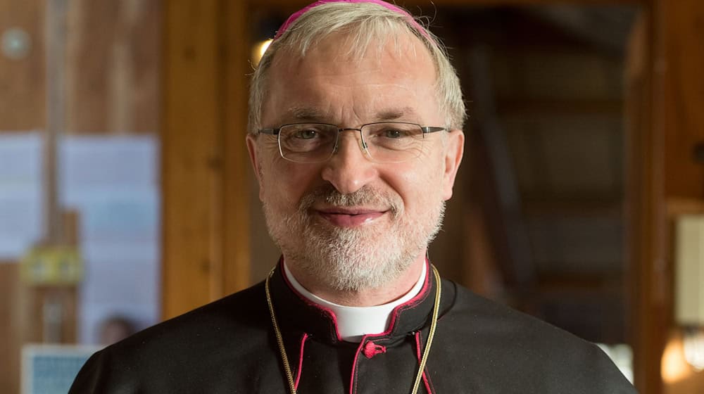 Bis zu seinem Rücktritt war Gregor Maria Hanke der dienstälteste amtierende katholische Bischof in Bayern. Jetzt hat er sich verabschiedet. (Archivbild) / Foto: Armin Weigel/dpa