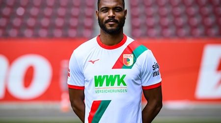 Traf zweimal für die Augsburger im Test gegen Pisa: Steve Mounié. / Foto: Tom Weller/dpa