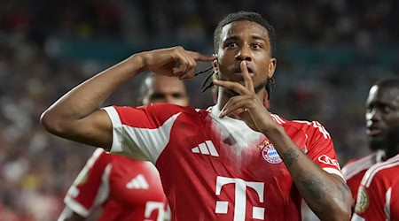 Bayern Münchens Michael Olise hat das erste Tor in der neuen Bundesligasaison erzielt. (Archivbild) / Foto: Rebecca Blackwell/AP/dpa