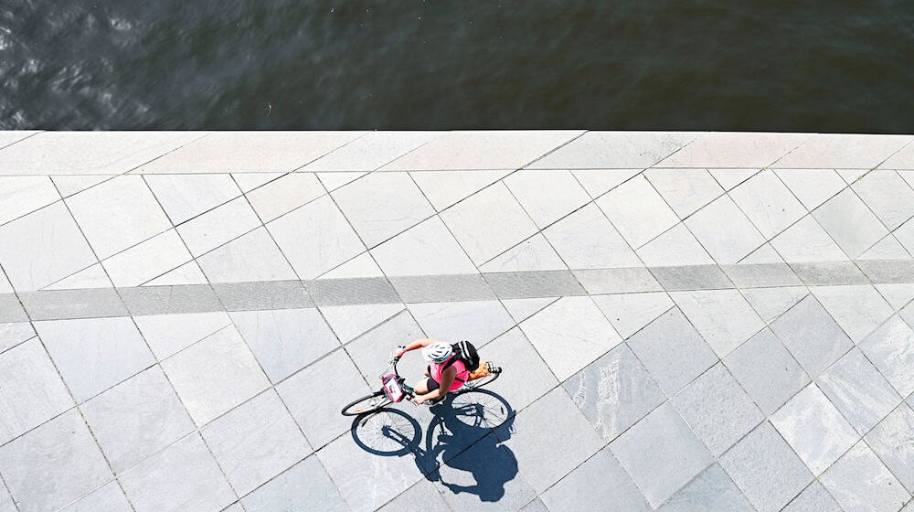 Der Sommer ist derzeit heiß.  / Foto: Katharina Kausche/dpa