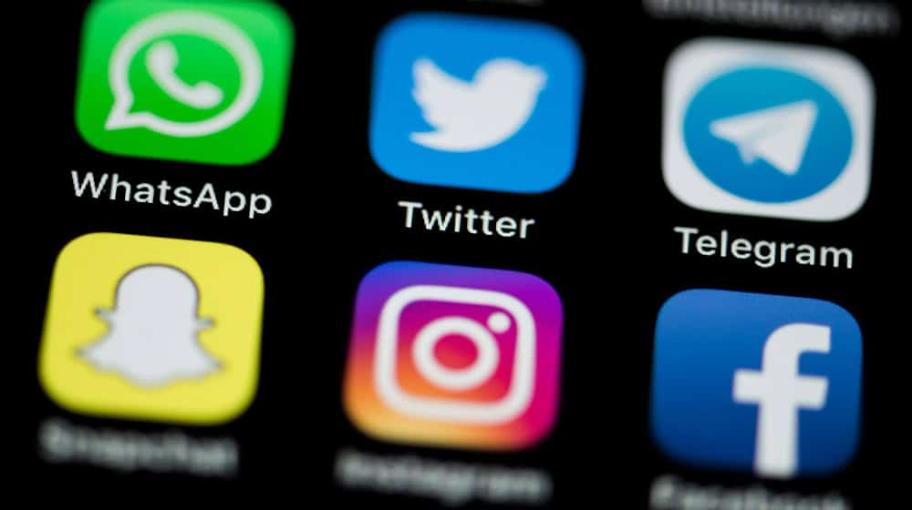 Über Social-Media-Plattformen und Internetforen versuchen sogenannte digitale Streetworker mit Süchtigen in Kontakt zu kommen und ihnen Hilfsangebote zu machen. (Symbolbild) / Foto: Silas Stein/dpa