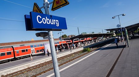 Der Nah- und Fernverkehr am Coburger Bahnhof war stundenlang gestört. (Archivbild) / Foto: Nicolas Armer/dpa