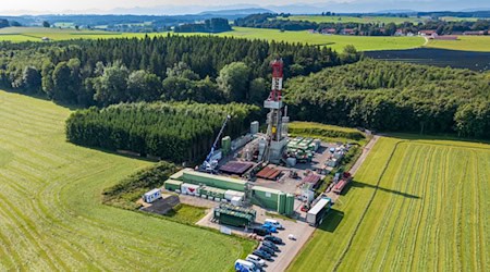 Im Vorfeld hatten Anwohner und Umweltschützer gegen das Gasförderprojekt demonstriert. / Foto: Peter Kneffel/dpa