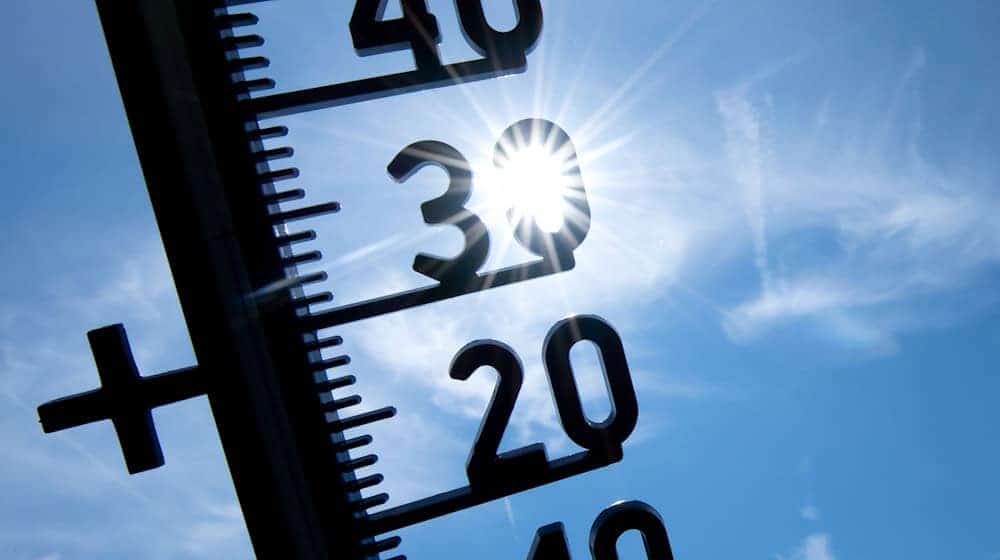 Die hohen Temperaturen in Bayern reißen nicht ab. (Symbolbild) / Foto: Sven Hoppe/dpa