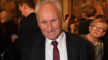 Der frühere CSU-Chef Erwin Huber hat nach einem Studium großen Respekt vor der Jugend. (Archivbild)  / Foto: Felix Hörhager/dpa