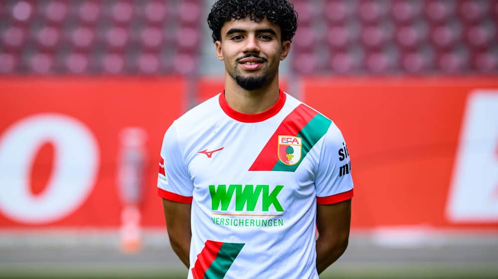 Aiman Dardari will sich bei den FCA-Profis durchsetzen. / Foto: Tom Weller/dpa