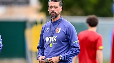 Sandro Wagner und der FCA treffen am Samstag auf die Bayern. (Archivbild) / Foto: Harry Langer/dpa