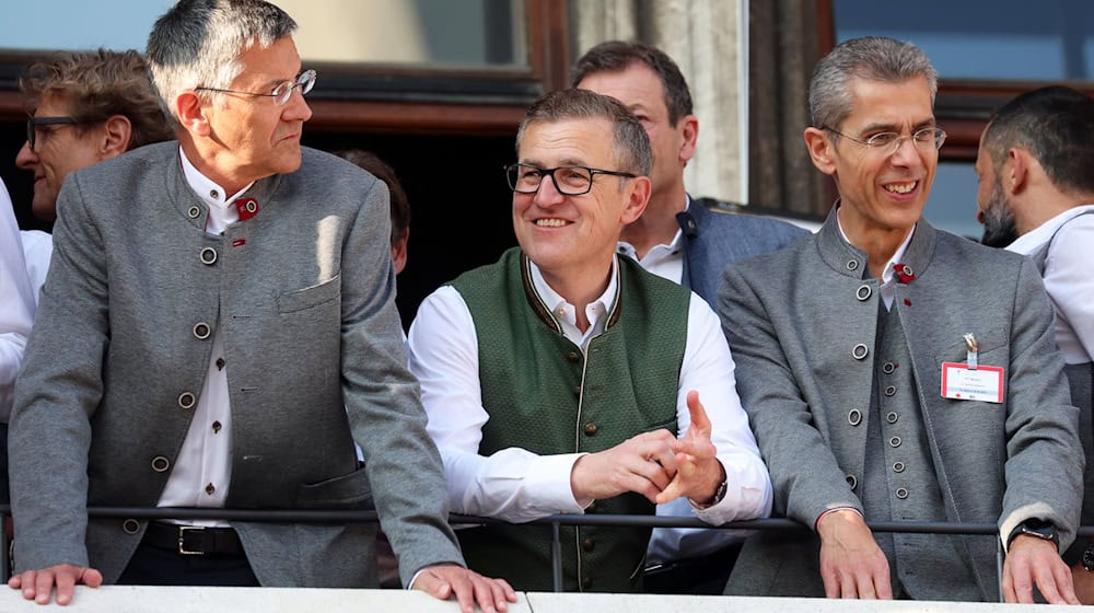 Michael Diederich (rechts) verlässt den FC Bayern und wechselt in die Wirtschaft. / Foto: Karl-Josef Hildenbrand/dpa