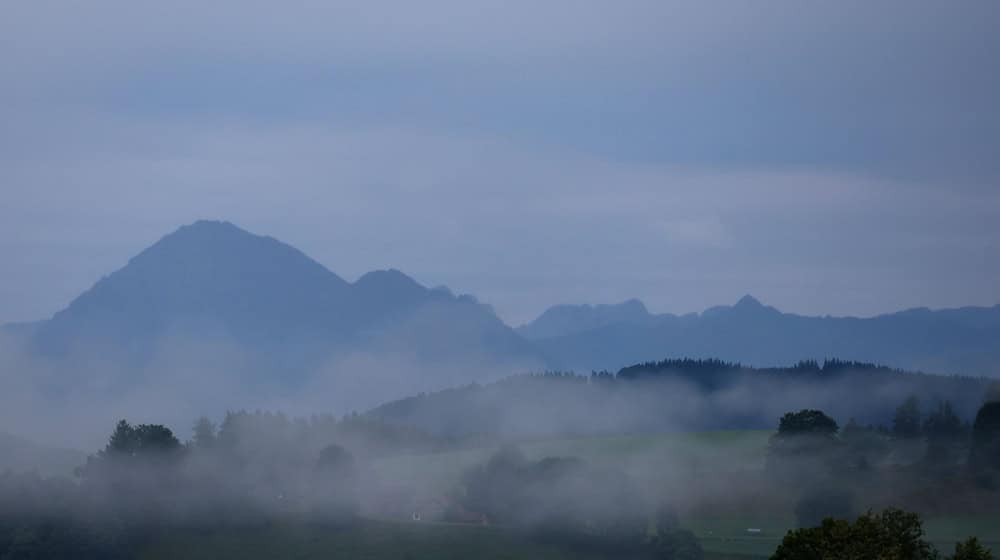 Das erste Ferienwochenende verlief in Bayern regnerisch und trüb.  / Foto: Karl-Josef Hildenbrand/dpa