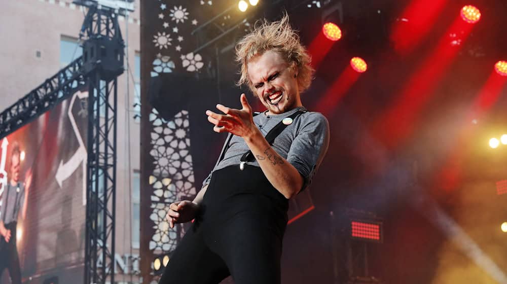 Heimsieg: Erstmals seit 25 Jahren gewinnt ein Finne die Luftgitarren-Weltmeisterschaft. / Foto: Eeva Riihelä/Lehtikuva/dpa