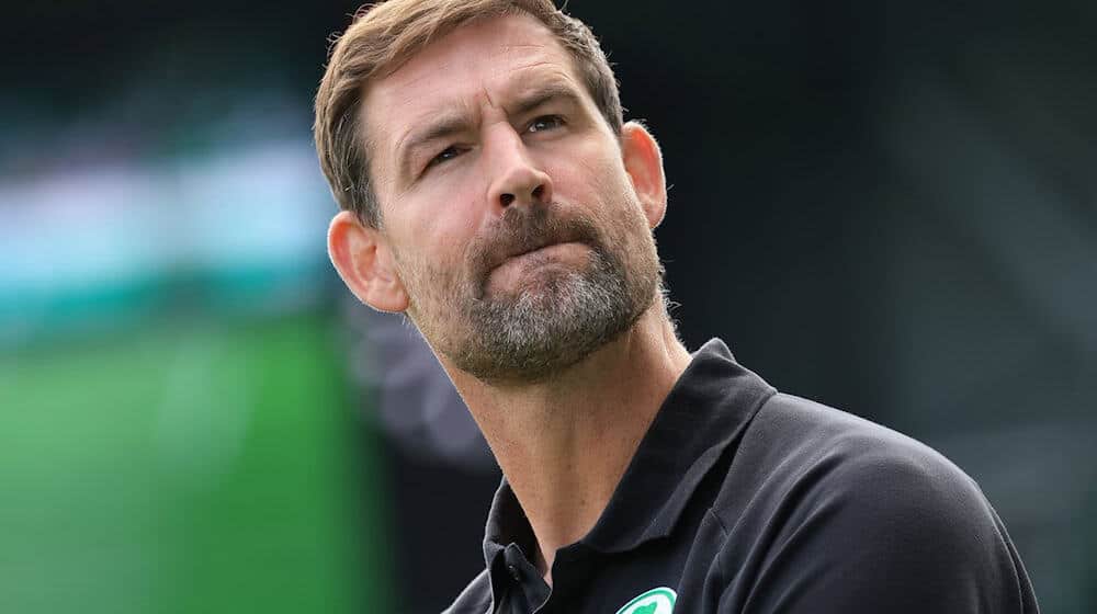 Fürth-Trainer Thomas Kleine will die Fehler aus der Niederlage gegen Kiel in Magdeburg nicht wiederholen. (Archivbild) / Foto: Karl-Josef Hildenbrand/dpa