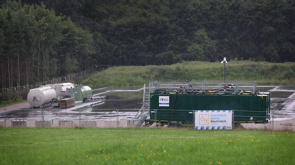 Die Umweltorganisation Greenpeace protestiert gegen die geplante Gasbohrung in Reichling. (Archiv) / Foto: Karl-Josef Hildenbrand/dpa