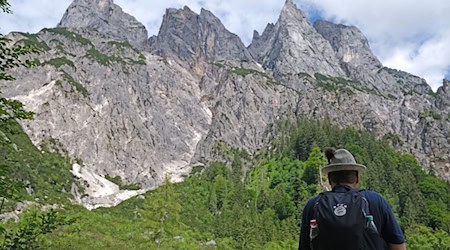 In einem Teil der Berchtesgadener Alpen besteht die Gefahr eines weiteren Felssturzes. (Symbolbild) / Foto: Oliver Berg/dpa