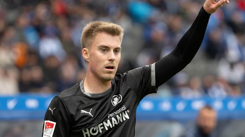 Meldet sich wieder an: Luca Itter steht vor einer Rückkehr in den Kader bei Fürth. / Foto: Soeren Stache/dpa