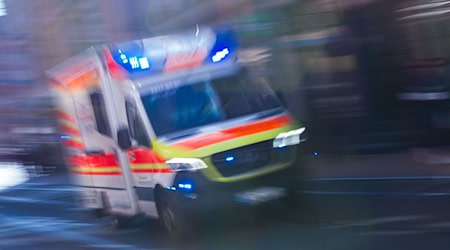 Wie es zu dem Unglück kam, ist laut Polizei noch unklar. (Symbolbild) / Foto: Jens Büttner/dpa