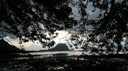 Der Berggipfel Le Morne Brabant auf der Insel Mauritius (Archivbild) / Foto: Vel Moonien/dpa