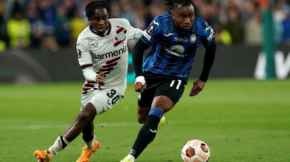 Der FC Bayern ist an Ademola Lookman von Atalanta Bergamo dran. (Archivbild) / Foto: Brian Lawless/PA Wire/dpa