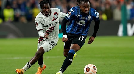 Der FC Bayern ist an Ademola Lookman von Atalanta Bergamo dran. (Archivbild) / Foto: Brian Lawless/PA Wire/dpa