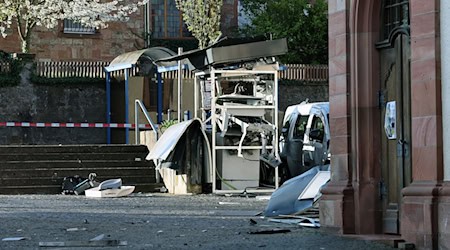 Das Bundeskriminalamt (BKA) verzeichnete im Jahr 2023 bundesweit 461 Fälle von gesprengten Geldautomaten. Zahlen für 2024 wurden noch nicht veröffentlicht. (Archivbild) / Foto: Ralf Hettler/dpa