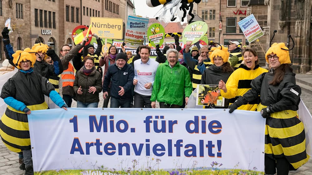 2019 stieß das Volksbegehren auf den Nerv der Zeit in Bayern. 1,7 Millionen Menschen forderten mit ihrer Unterschrift mehr Artenschutz in Bayern. Nun sehen die Initiatoren die Umsetzung in Gefahr. (Archivbild) / Foto: Toni Mader/Volksbegehren Artenvielfalt/dpa