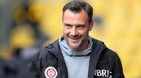 Krasser Außenseiter mit dem SV Wehen: Trainer Nils Döring. (Archivbild) / Foto: Robert Michael/dpa
