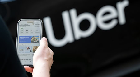 Bei Uber können Frauen eine Fahrt mit einer Fahrerin buchen - müssen dann aber etwas mehr Wartezeit in Kauf nehmen. (Symbolbild) / Foto: Sebastian Gollnow/dpa