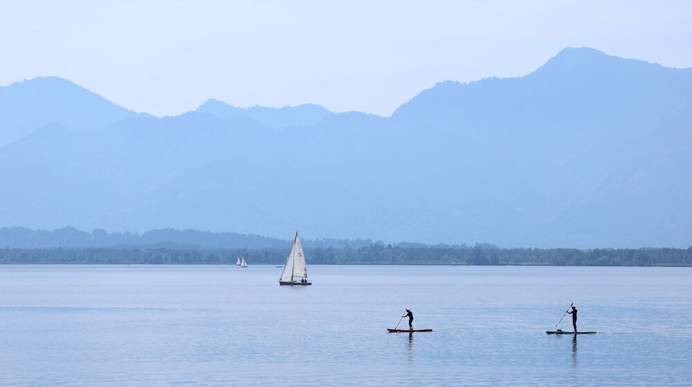 Ein Segler findet ein herrenloses Motorboot auf dem Chiemsee. (Symbolbild) / Foto: Karl-Josef Hildenbrand/dpa