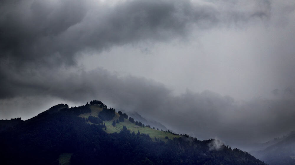 Nur am Sonntag können sich die Menschen in Bayern über Sonne freuen. (Archivbild) / Foto: Karl-Josef Hildenbrand/dpa