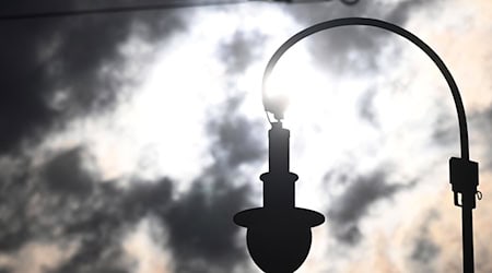 Das Wochenende bringt einen Sonne-Wolken-Mix. (Symbolbild) / Foto: Felix Hörhager/dpa