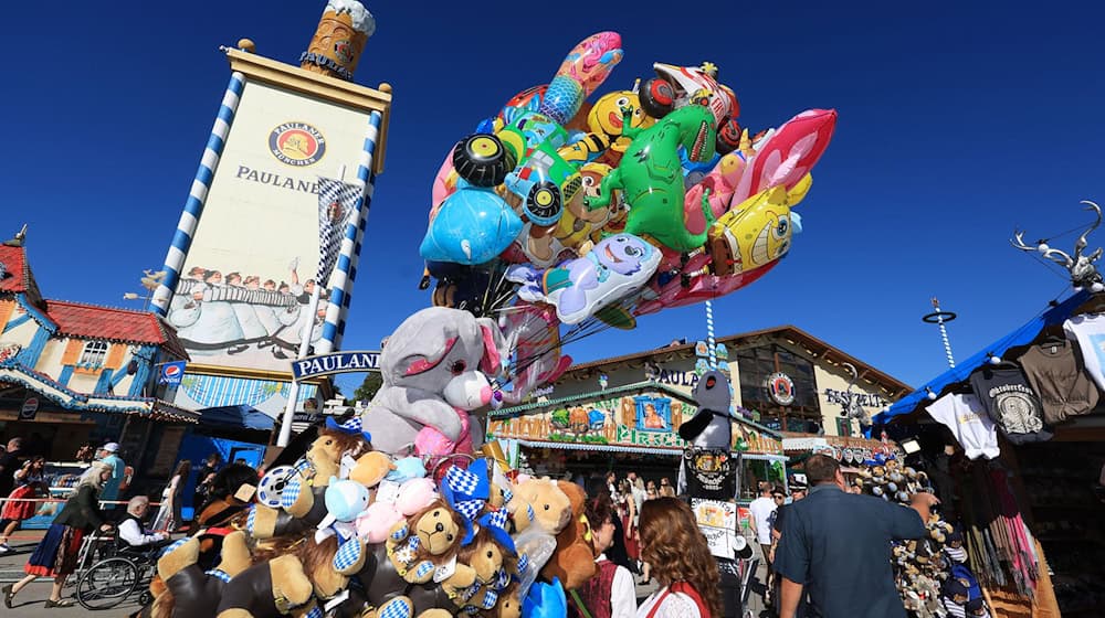 Bei strahlendem Sonnenschein begann das Oktoberfest. / Foto: Karl-Josef Hildenbrand/dpa
