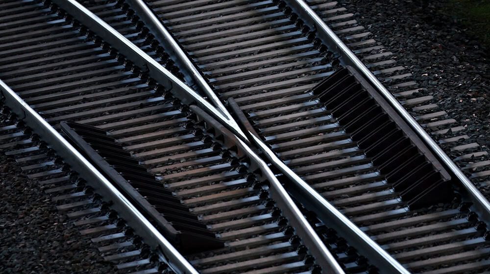 Der Zugverkehr ist gestört. (Symbolbild) / Foto: Karl-Josef Hildenbrand/dpa