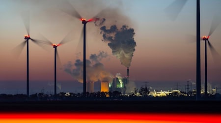 In München demonstrierten bis zu 1500 Menschen gegen fossile Energie. (Symbolbild) / Foto: Hendrik Schmidt/dpa
